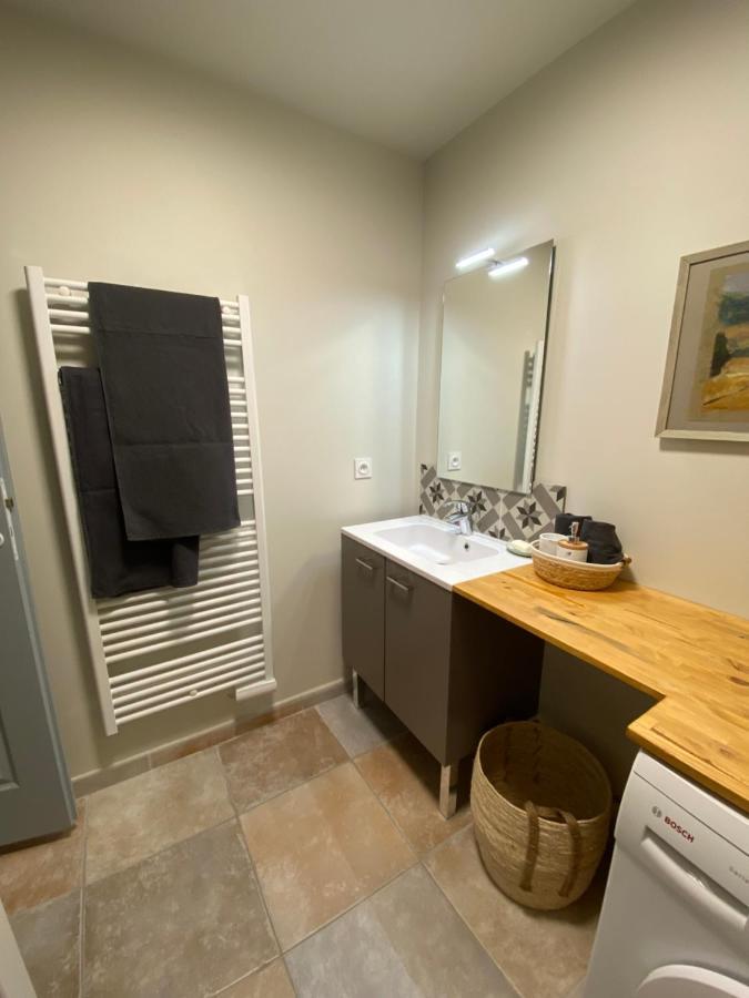 Appartement 4 Personnes Dans Chateau Avec Piscine Lussan  Bagian luar foto